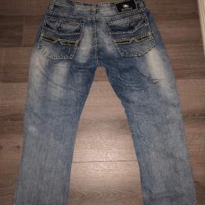 Använder inte dessa Buffalo jeans längre och jag behöver pengar, är i perfekt sikt har inte alls använts mycket 