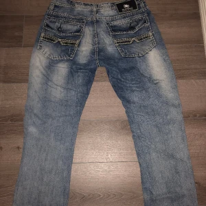 BUFFALO David Bitton - Använder inte dessa Buffalo jeans längre och jag behöver pengar, är i perfekt sikt har inte alls använts mycket 