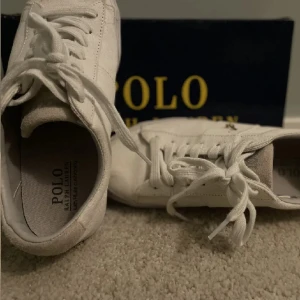 Polo Ralph Lauren skor storlek 40 - Säljer nu dessa raffe skorna i storlek 40 | nypris ca 1100 | box ingår | vid minsta fundering är det bara att kontakta mig i dm | pris går att diskutera vid snabb affär😊