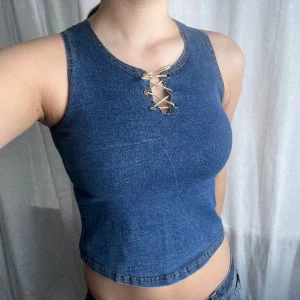 Jeanstopp - Vintage jeanstopp med snörning upptill från Blooms. Stretchig 💓