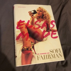 Större bok - Lite större bok, helt okej skick