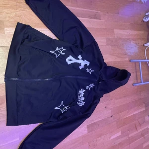 Långärmad svart kofta - Jätte skön och varm bra åt alla årstider 