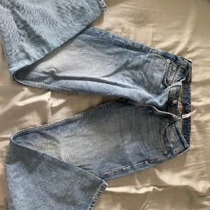 Jeans - Lågmidjade jeans från weekday. Modellen arrow low. Gott skick❤️