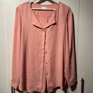 Skjorta  - Knappt använd skjorta 