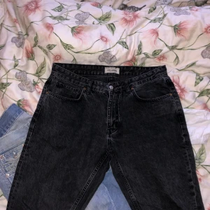 Pull and bear jeans  - Snygga jeans från Pull and bear som inte kommer till användning 🙌