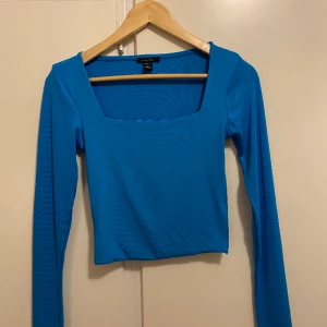 Tröja  - Storlek: M, tveka inte för att fråga någonting!💫