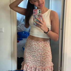 kjol/tubtopp - super fin kjol som även funkar perfekt som tubtopp❤️🌺🌸