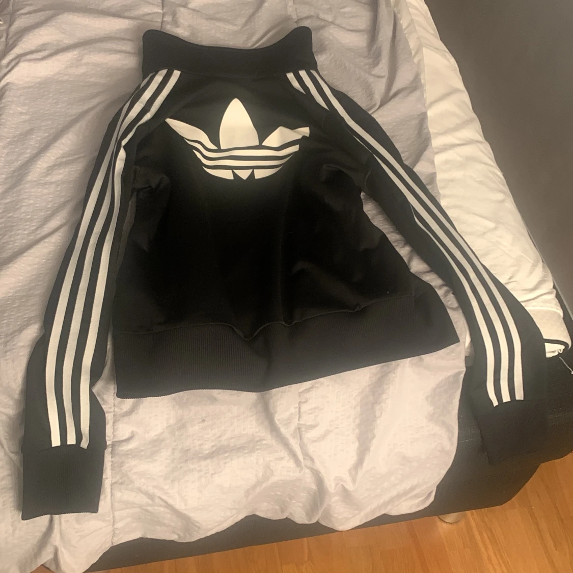 Addidas hoodie - 90
