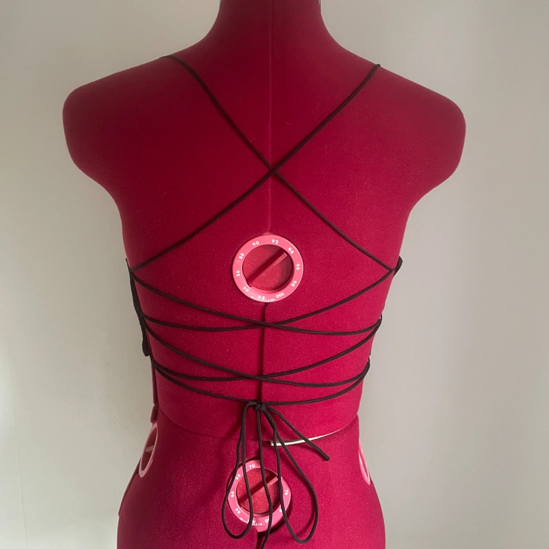 Topp med öppen rygg - 91