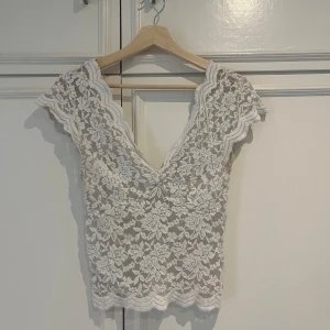 Topp - Super fin och söt topp från Stradivarius.🌸