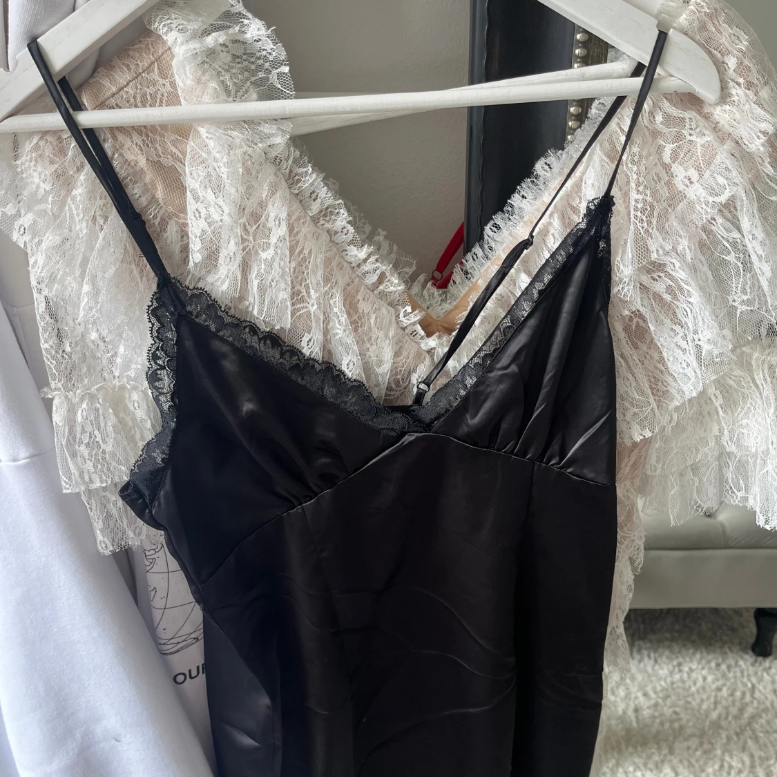 Svart satin klänning 