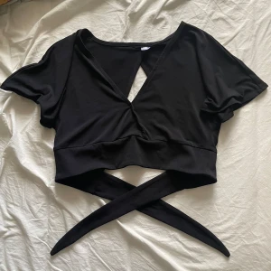 Svart Sommar Topp - Jättefin svart topp från divided h&m