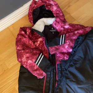 Överdragskläder  - Överdragskläder för 8åringar inga skador och funkar perfekt för vinter💘