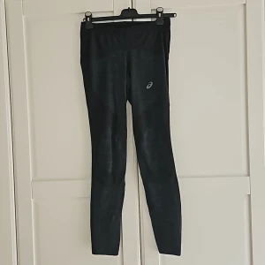 Ny Asics byxor - Nya träningsbyxor från Asics. 