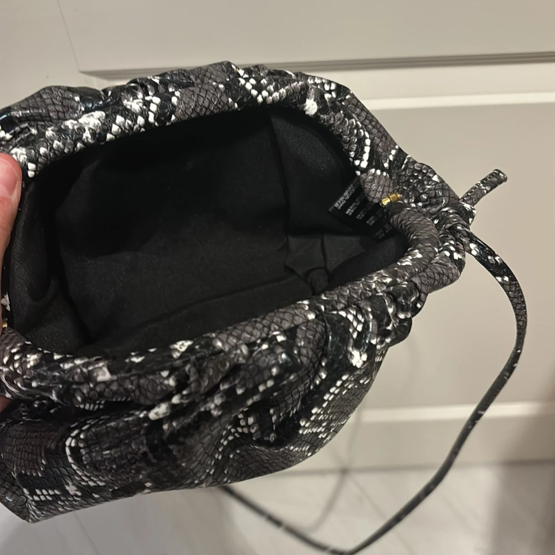 Jättefin ormläderväska😍 - 90