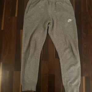 Nike mjukisbyxor  - Slimfit