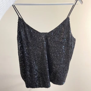 Linne med paljetter - Jättegullig fest topp💞orginalpris 400kr
