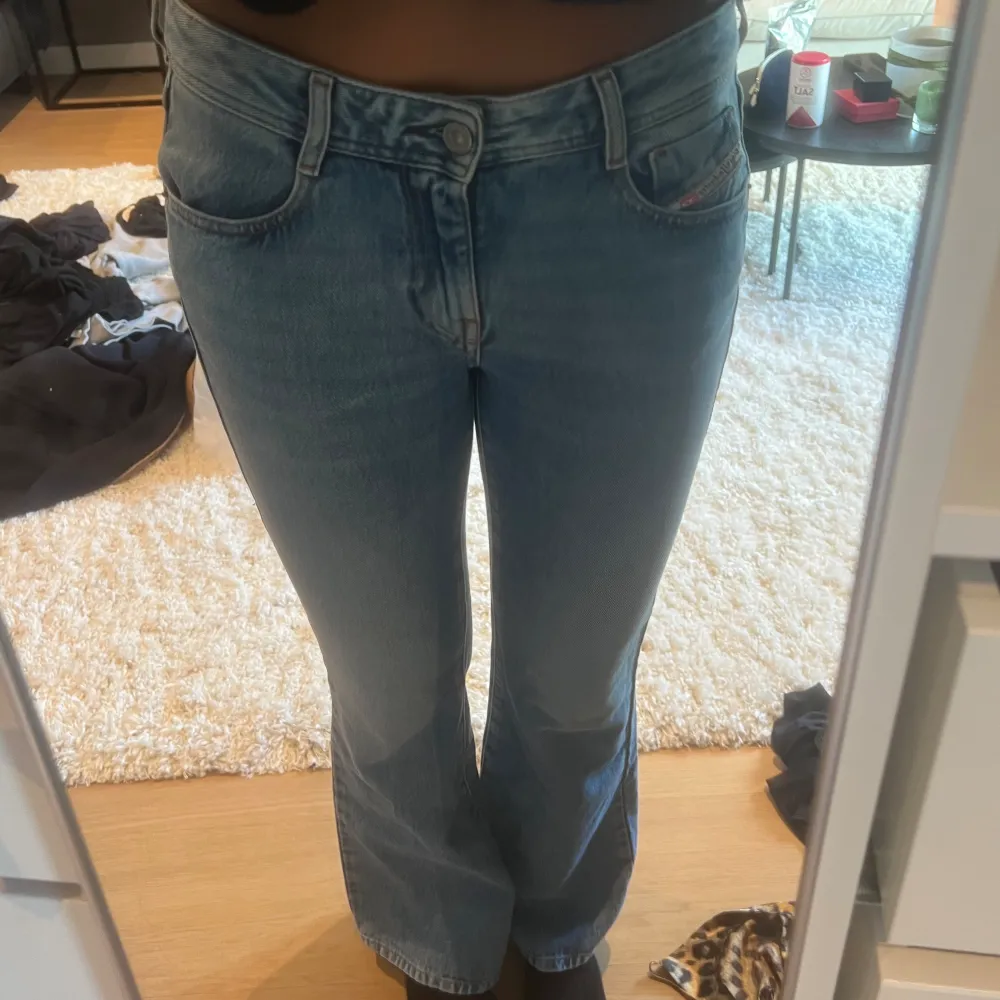 Säljer nu mina helt oanvända diesel jeans då de är för små ❤️. Jeans & Byxor.