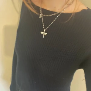 Off shoulder tröja - 💙