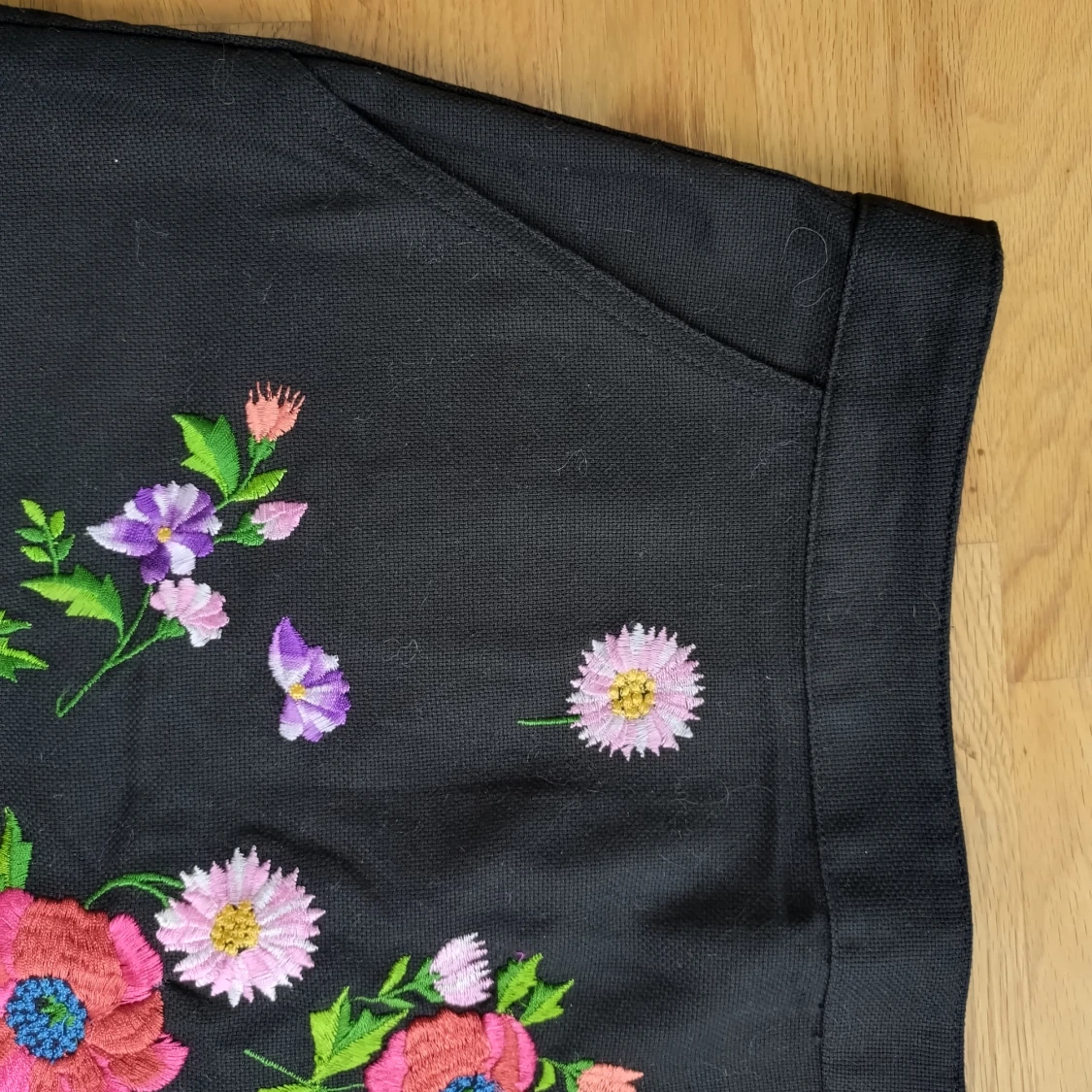 Svart kjol med blommigt mönster från Topshop - 91