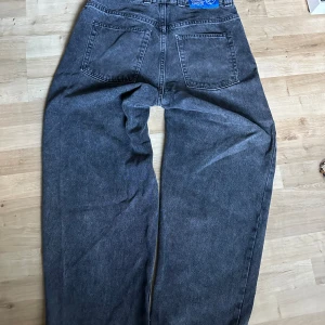 Polar Bigboys  - Jätte fräscha bigboys från Polar Köpta på junkyard de har OG loggan som inte produceras nå mer grå / mörkblå färg skriv om du har några frågor eller vill ha fler bilder / mått. nypris 1300  Har fått lite heelbite men det är vanligt Bra skick