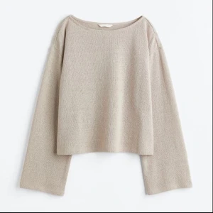 hm boxig tröja - använd 1 gång, storlek XS 🤍 väldigt fin topp 🤍