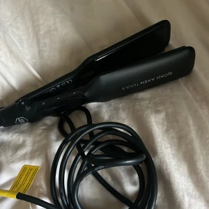 Björn Axén plattång  - Inprincip helt ny Björn Axén plattång, original pris 1300 kr, skriv för fler bilder eller frågor. Pris kan diskuteras vid snabb affär❤️