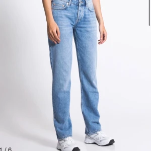 Jeans - Blå jeans från Lager 157 i modellen ”Icon”. Aldrig använda med lappen kvar💕
