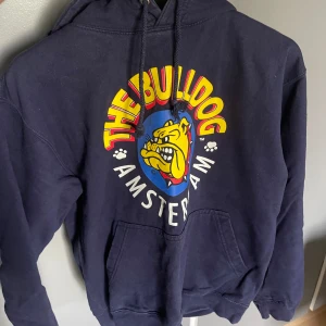 Hoodie - Supercool vintage hoodie köpt på broadway & sons!💓