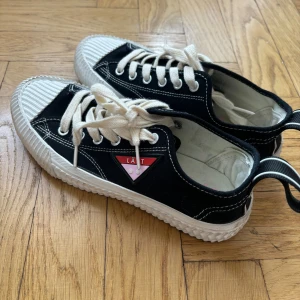 Skor från Läst - Skor från Läst i strl 38 Endast använda några gånger! 💗 