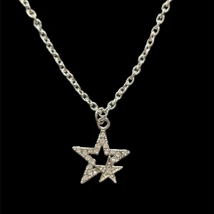 Stjärn halsband  - Ett halsband med stjärnor, strass på stjärnan Nickelsäkra och rostfria 