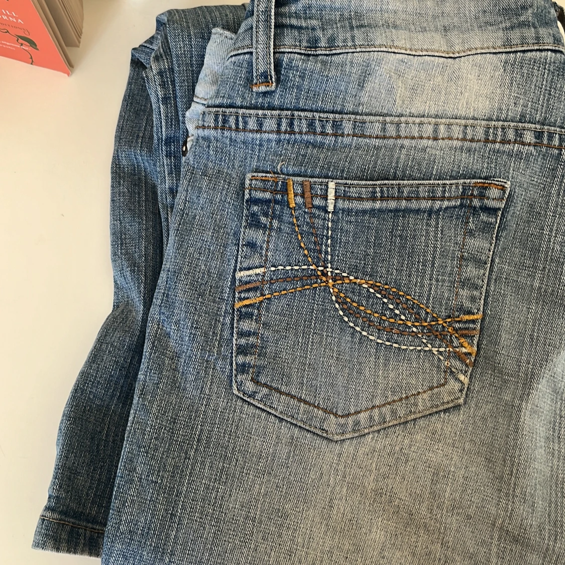 Low waisted bootcut jeans