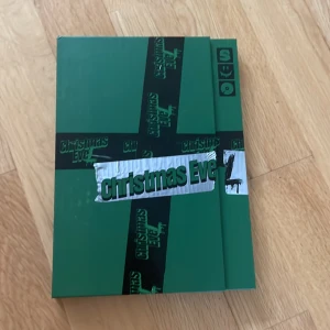 Christmas Eve(L) stray kids - Allt på bilden följer med vill bli av med alla mina album så kom göra med frågor och prisförslag  