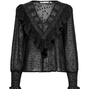 Super fin only blus💞 - Super fin only blus i xs, köpt här på plick men har aldrig använt då den inte riktigt var min stil. Inga defekter💞💞 använd köp nu!💞💞