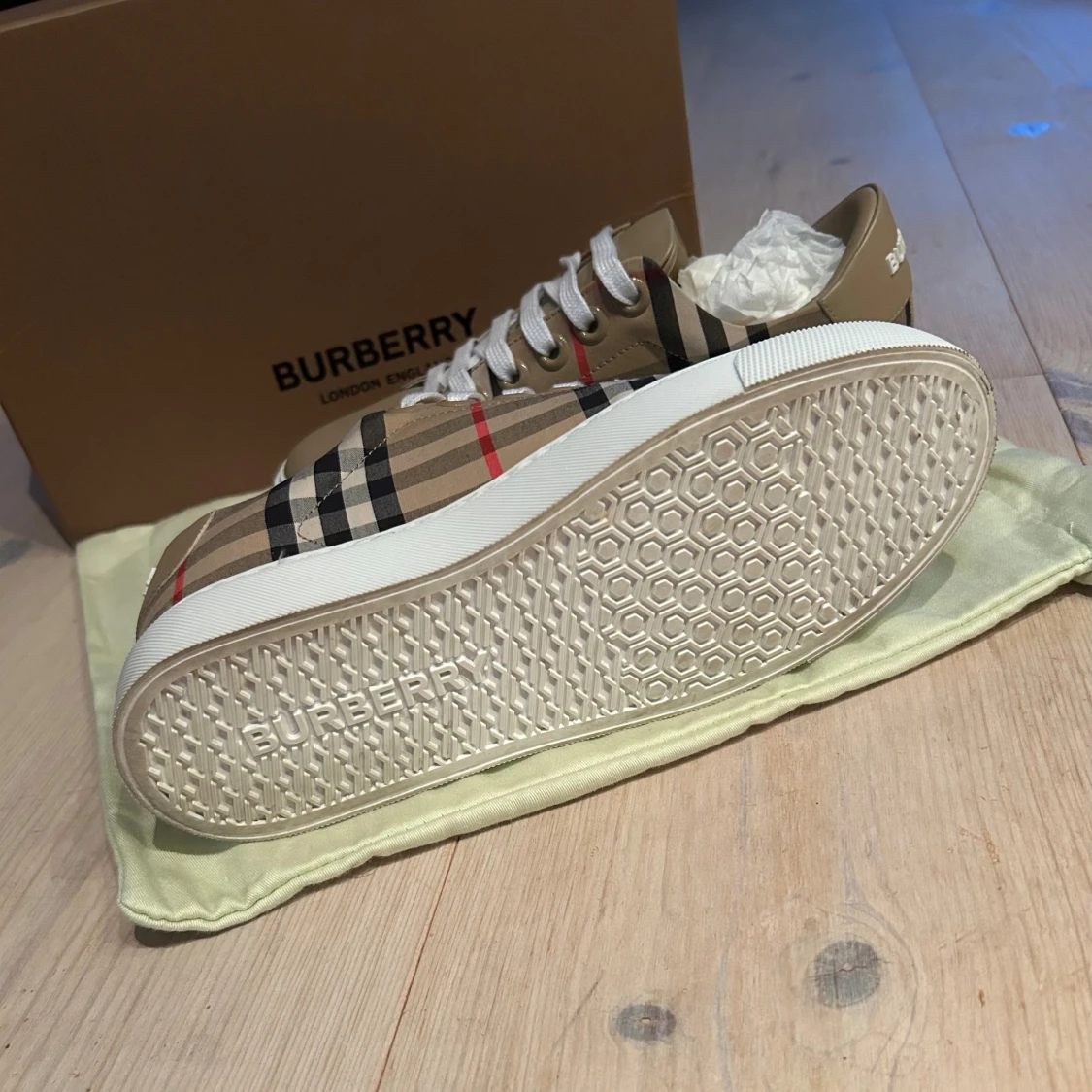 Burberry sneakers - 92