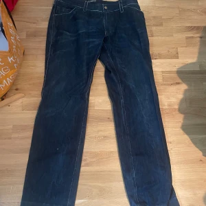 Dolce & gabana jeans - Mörk blå Dolce & gabana jeans köpta i london.  baggy fit