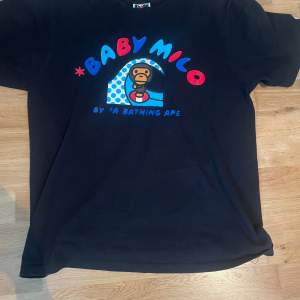 Baby milo t shirt, Köpt på bape affären i new york för 1400 