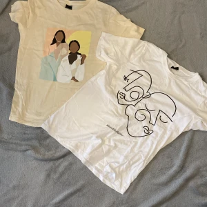 2st T-shirt  - Om man bara vill ha en av dom så blir det 30kr. Jag kan även stryka dom om man vill innan jag skickar iväg dom.
