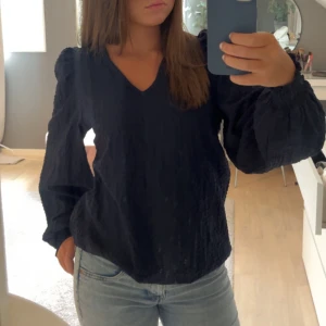 Blus - Endast använd en gång, så ser ut som ny💞💞