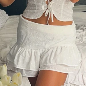 Topp & Kjol - Superfin topp & kjol som säljes i ett set! Helt nytt endast testat!🎈