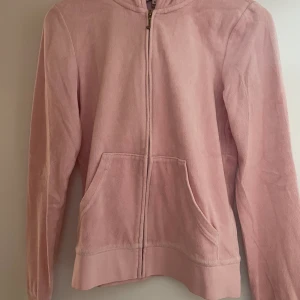 JUICY couture hoodie - Storlek M, inga fläckar eller annat att anmärka på. 