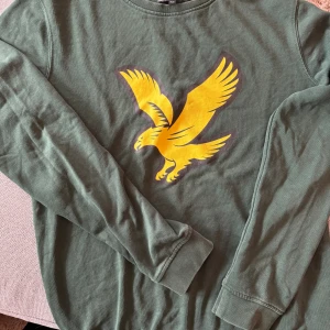 Lyle & scott tröja - 15/16 år, fint skick 