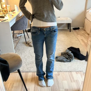 Ltb jeans  - Super fina ltb jenas men dom har blivit för stora för mig❤️❤️jag är 168 för preferens o bär s-xs❤️