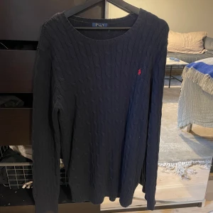 Ralph lauren tröja - Kordell stickad Ralph lauren tröja i XL junior size. Passar medium.