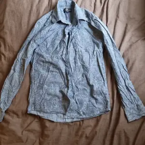 Hampton Republic skjorta som är för liten för mig och har blivit väl använd.