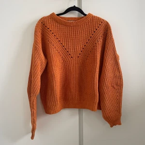 Tröja  - • Stickad • Rostorange 