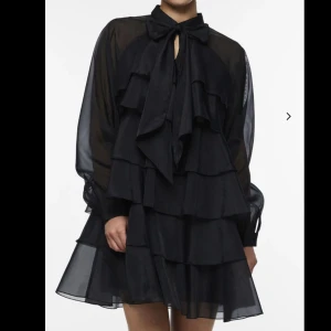 Klänning från Yas  - Säljer min klänning från Yas som jag använde på nyår i år. 