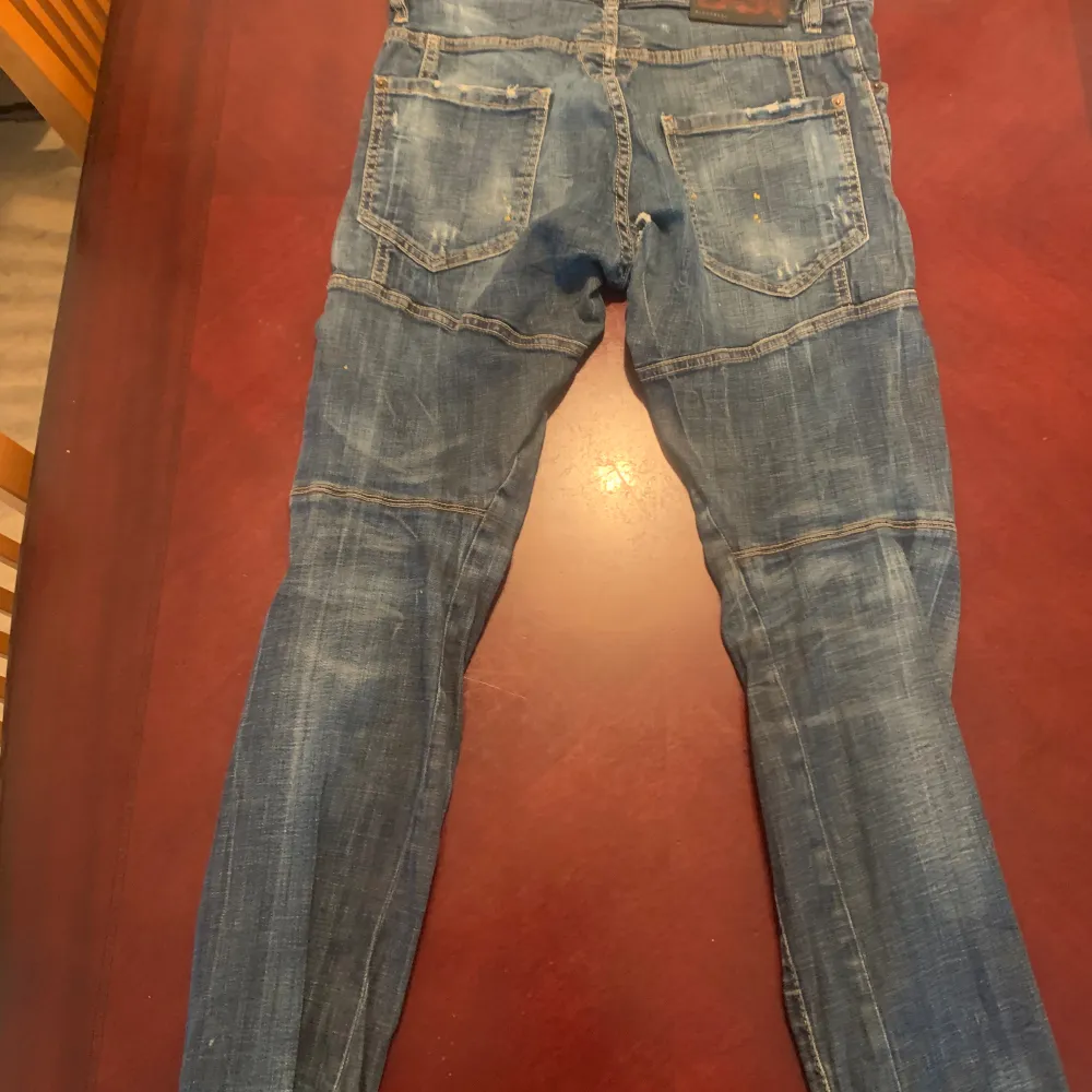 Säljer dessa jeans i mycket bra skick. Jeans & Byxor.