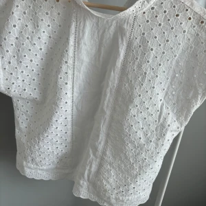 Vit blus - Perfekt till midsommar💕🌸