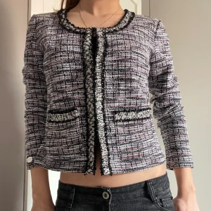 Blair Waldorf kofta - Superfin kofta som har en väldigt Blair Waldorf vibe. Bra skick!